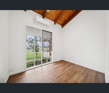 2/27 Lumsden Street, Kilmore, Vic 3764 - Photo 2