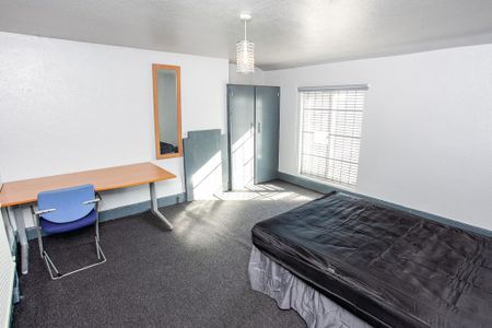 7 bedroom house to rent - Photo 3