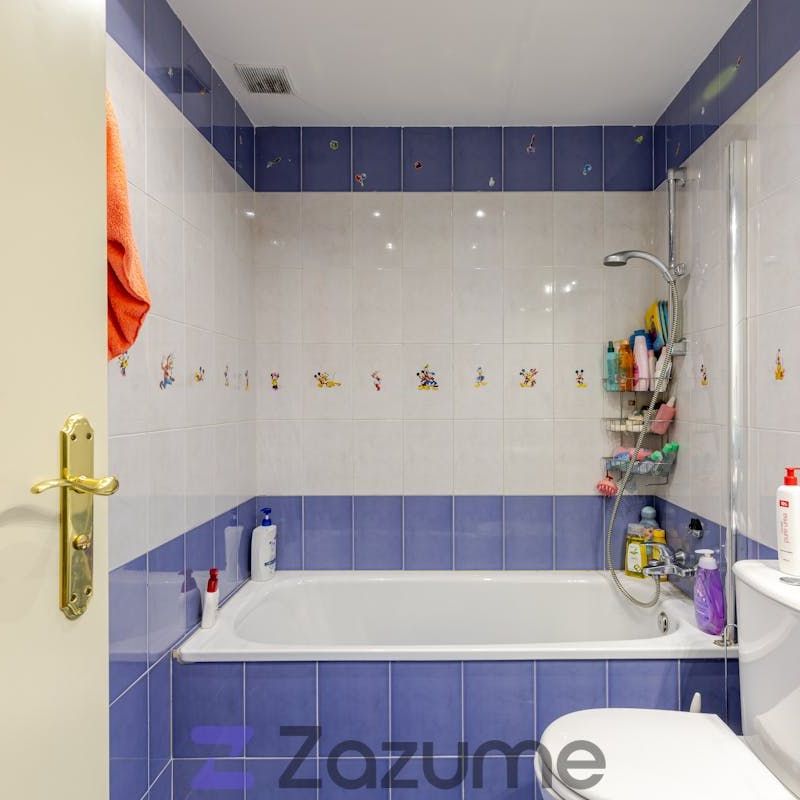 Piso de alquiler en C. Zunzunegui, Villalba Estación - Photo 1