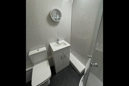 1 Bed Flat, Landseer Avenue, LS13 - Photo 5