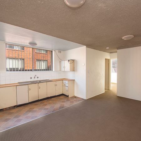 Walk to station! - Photo 4