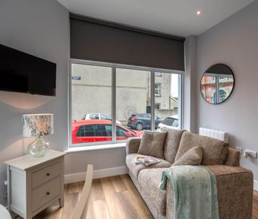 1 bedroom ground floor flat to rent - Photo 1