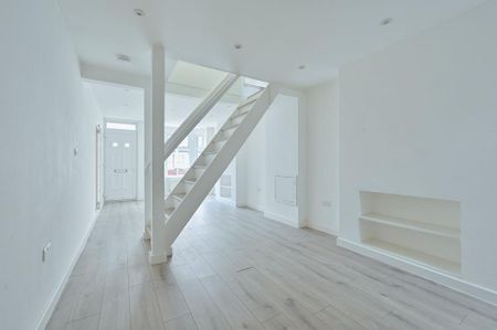 2 bedroom terraced house to rent - Photo 2