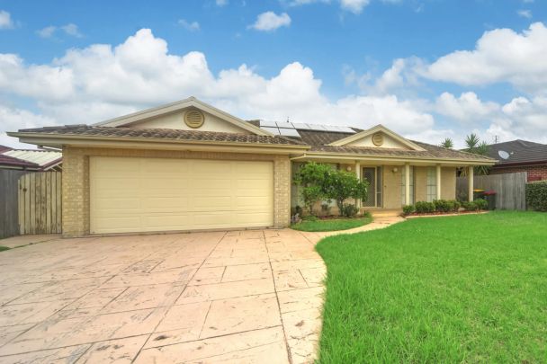 No Ordinary 4 Bedroom Home - Photo 1