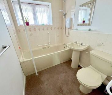 1 bedroom retirement property to rent - Photo 6