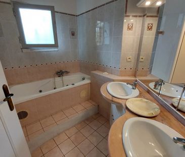 Location Appartement 4 pièces 81m² NICE 06200 - Photo 6
