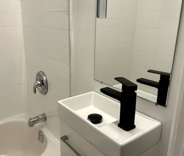 For Lease - 1293 Gerrard Street Unit# 1, Toronto, Ontario - Photo 6