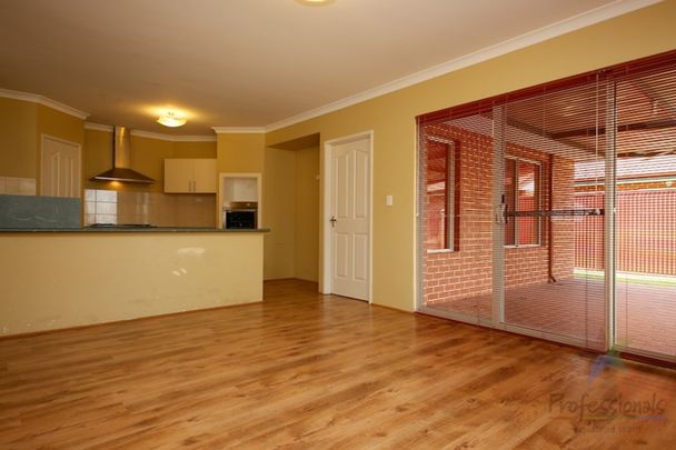 Spacious 4-Bedroom Family Home in Bassendean - Photo 1