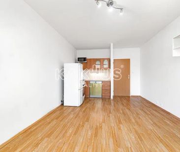 Pronájem bytu 1+kk (22 m - Fotografie 2