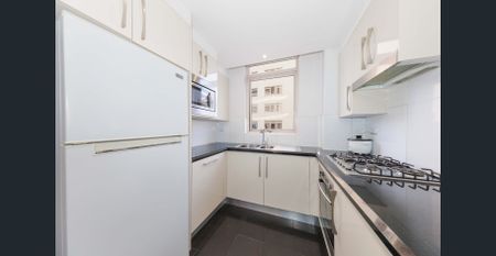 Modern North-Facing One-Bedroom Apartment in the Prestigious Coronet Complex - Photo 5