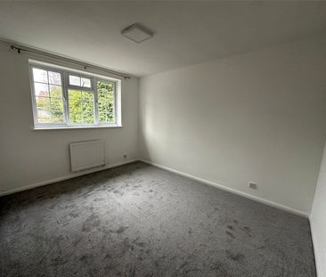 Connaught Road, Fleet, Hampshire, GU51 - Photo 3