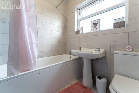 5 bedroom terraced house to rent - Photo 4