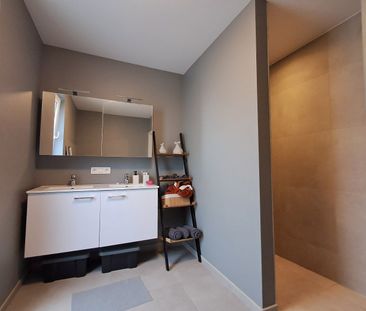 Ruim gelijkvloers appartement te Oostveld. - Photo 2