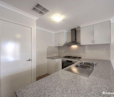 35 Lazuli Rise, Wellard WA 6170 - Photo 6