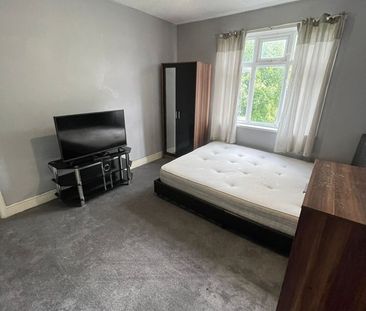 Room in a Shared House, Brighton Road, CR2 - Photo 1