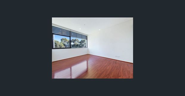 One-Bedroom Apartment With Parking - Photo 1