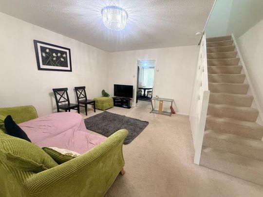 3 bedroom semi-detached house to rent - Photo 1