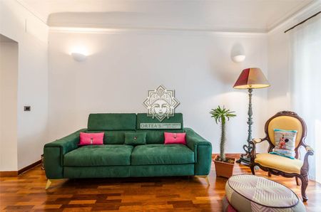 Appartamento arredato con terrazzo - Photo 2