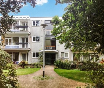 Brampton Manor, Bassett - Photo 3