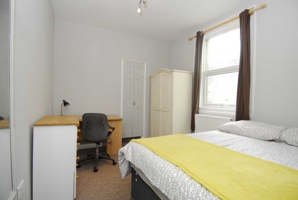 36 Houndiscombe Road, Flat 2 - Photo 1