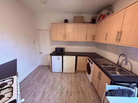 1 bedroom flat to rent - Photo 3
