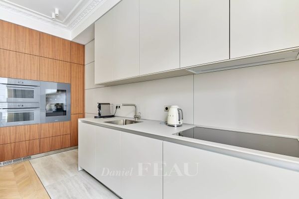 Appartement à louer à Paris 8Ème - Photo 1