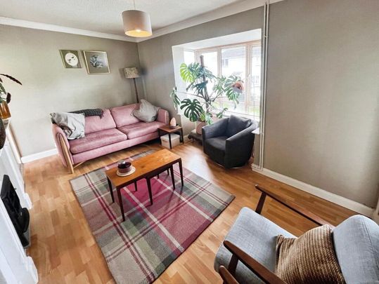 47 Larch Grove, Dunmurry, Belfast, BT17 9QG - Photo 1