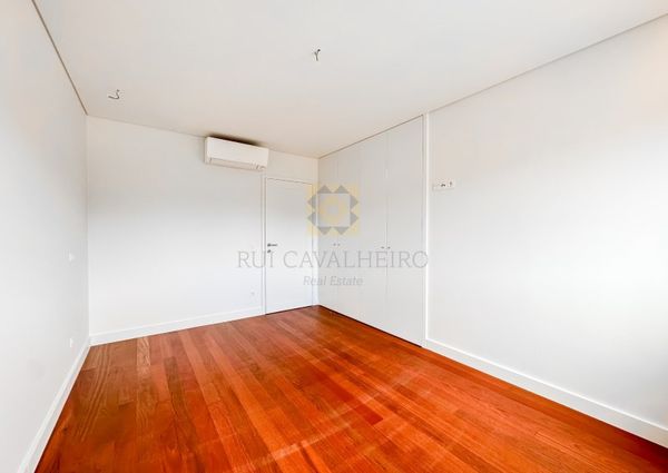 Apartamento T4 em Porto