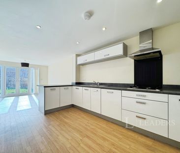 4 bedroom semi-detached to rent Willowcroft Way, Norwich, NR4 - Photo 3