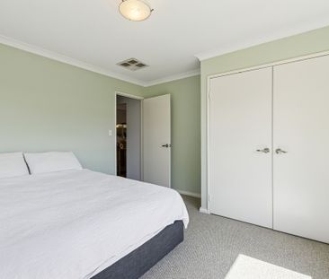 18 Cleveland Court, Marangaroo WA 6064 - Photo 5