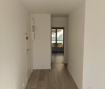 Location Appartement 2 pièces 53m² ST MAUR DES FOSSES 94100 - Photo 2