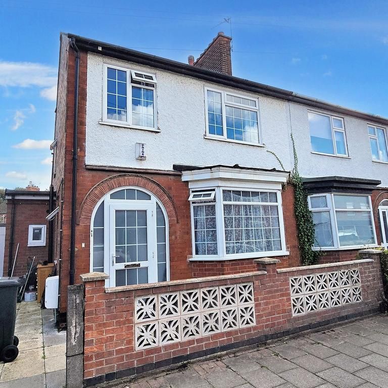 3 bedroom semi-detached house to rent - Photo 1