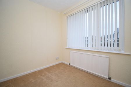 Mapplewell Drive, Ossett - Photo 4