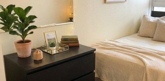 1 bedroom in a flat share to rent - Photo 2