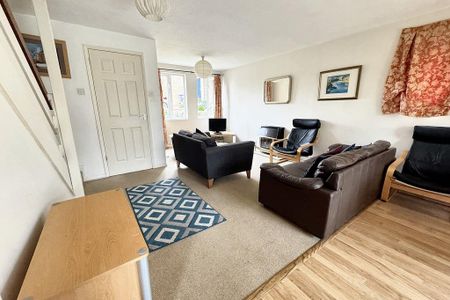 4 bedroom detached house to rent - Photo 2