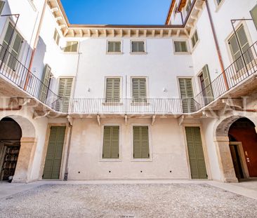 Luminoso Bilocale con Travi a Vista in Palazzo Ravignani Benini- Ve... - Photo 3