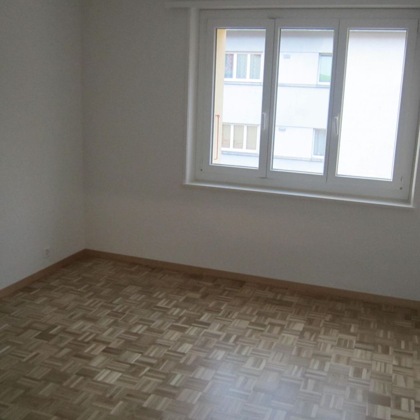 Joli appartement de 4 pièces avec balcon et ascenseur - Photo 1