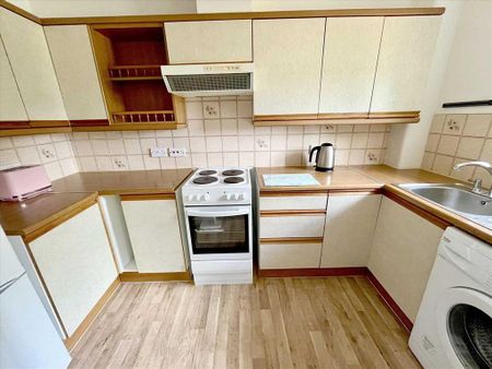 1 bedroom retirement property to rent - Photo 4