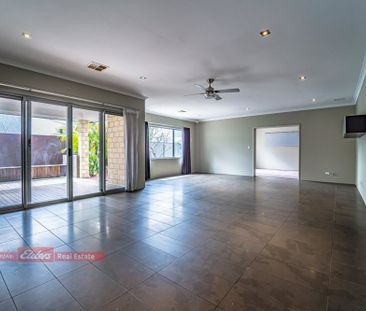 LARGE FAMILY HOME IN CENTRAL BALDIVIS!!!! - Photo 2