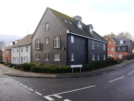 2 bedroom flat to rent - Photo 2