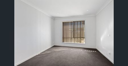 Modern Spacious Lowset Home - Photo 5