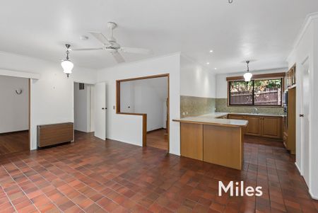 8 McAuley Drive, Rosanna - Photo 3