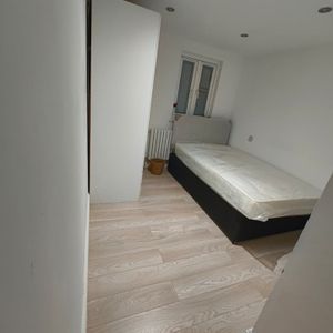 Room in a Shared House, St. Georges Avenue, E7 - Photo 2