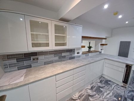 1 bedroom in a house share to rent - Photo 5