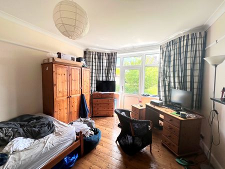 5 bedroom detached house to rent - Photo 2