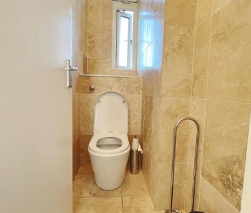 4 bedroom flat share to rent - Photo 3