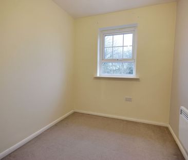 2 Bedroom - Photo 4