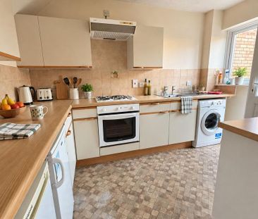 3 bedroom semi-detached house to rent - Photo 6