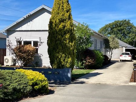 4 bedroom 2 bathroom house in Woolston - Photo 3