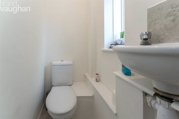 4 bedroom semi-detached house to rent - Photo 1